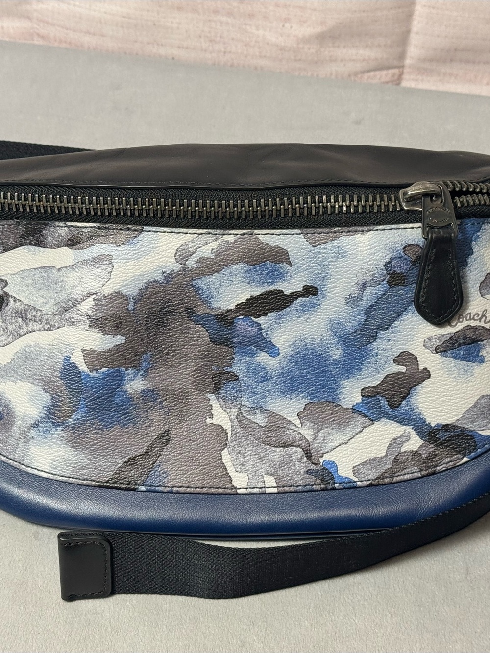 Coach Warren Men’s Blue and Gray Camo Leather Belt Bag - Picture 3 of 14